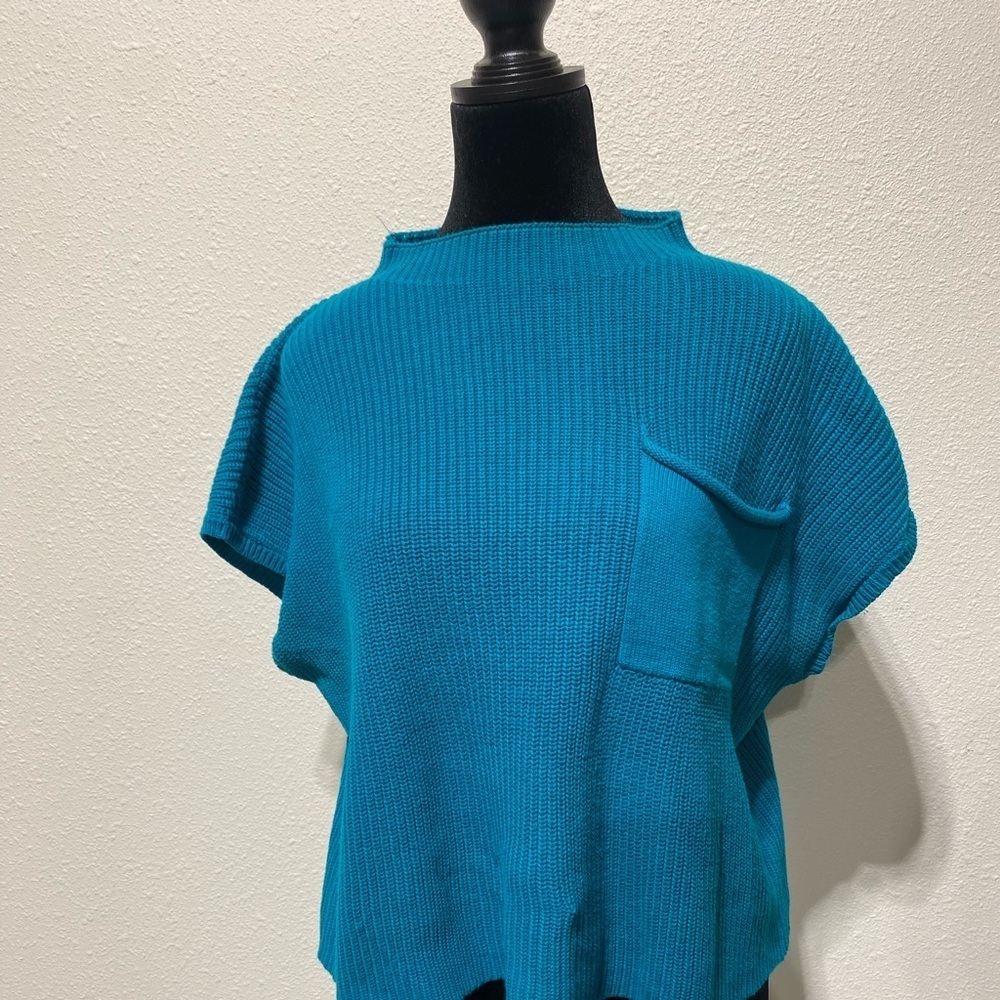 Women cap sleeve tops size M